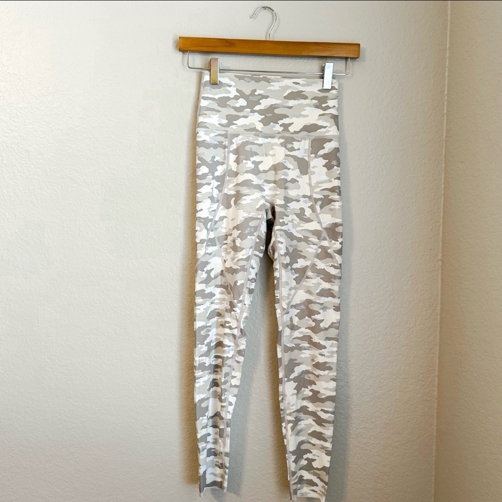 Aerie Chill Play Move High Waist Camo Leggings Gray White Small Athleisure Yoga